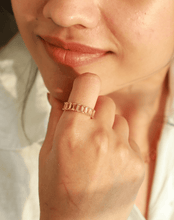 Load image into Gallery viewer, Citrine Band Ring