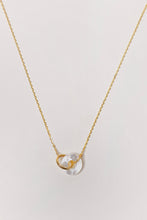 Load image into Gallery viewer, Mother Of Pearl Interlinked Necklace