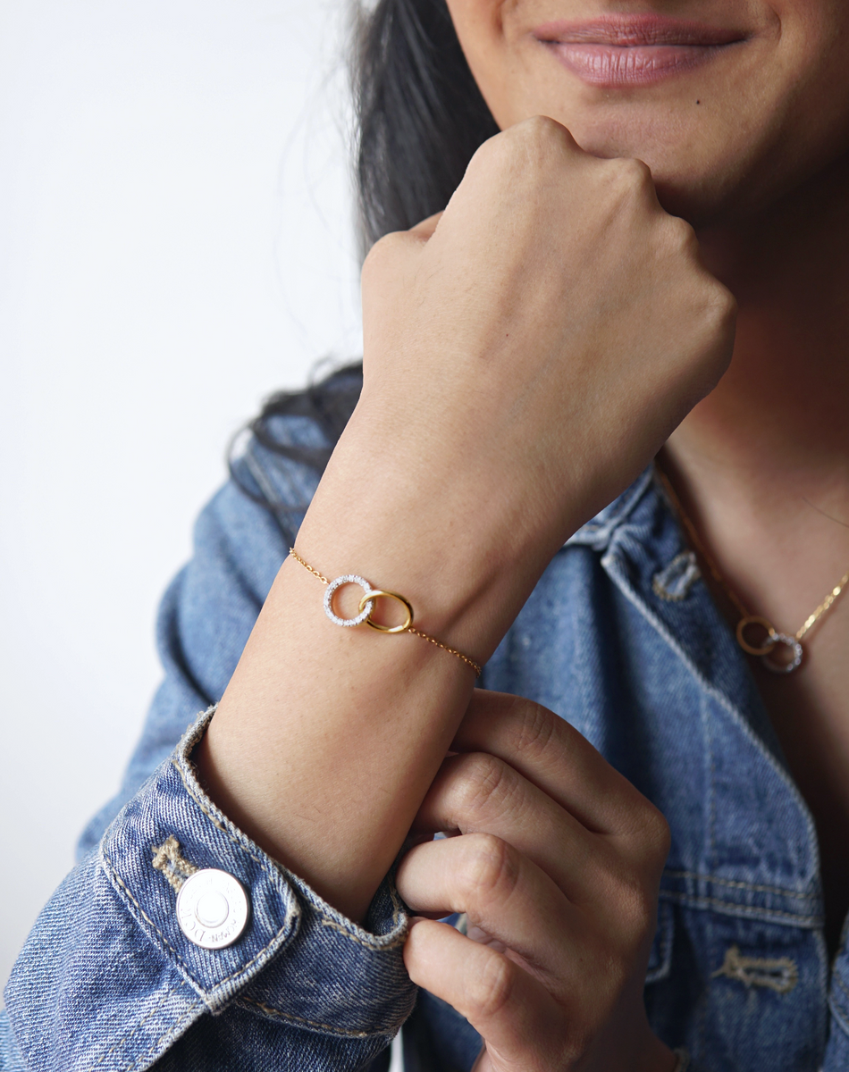 Circle gold bracelet online