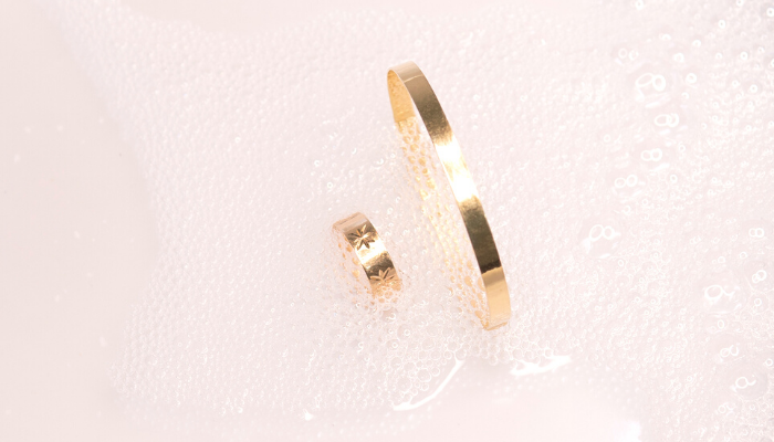 Home remedy 2025 to clean diamonds