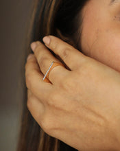 Load image into Gallery viewer, Linea Diamond Ring