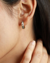 Load image into Gallery viewer, Pear Diamond Enamel Balis