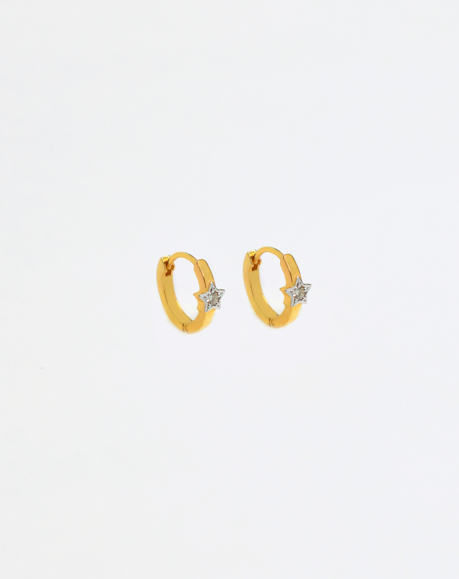 Buy MALABAR GOLD AND DIAMONDS Kids Gold Earrings ERMSKD00030 | Shoppers Stop