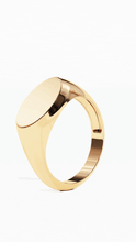 Load image into Gallery viewer, Oval Signet Ring