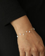 Load image into Gallery viewer, Dangling Lab Grown Diamonds Bracelet