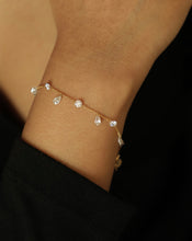 Load image into Gallery viewer, Dangling Lab Grown Diamonds Bracelet