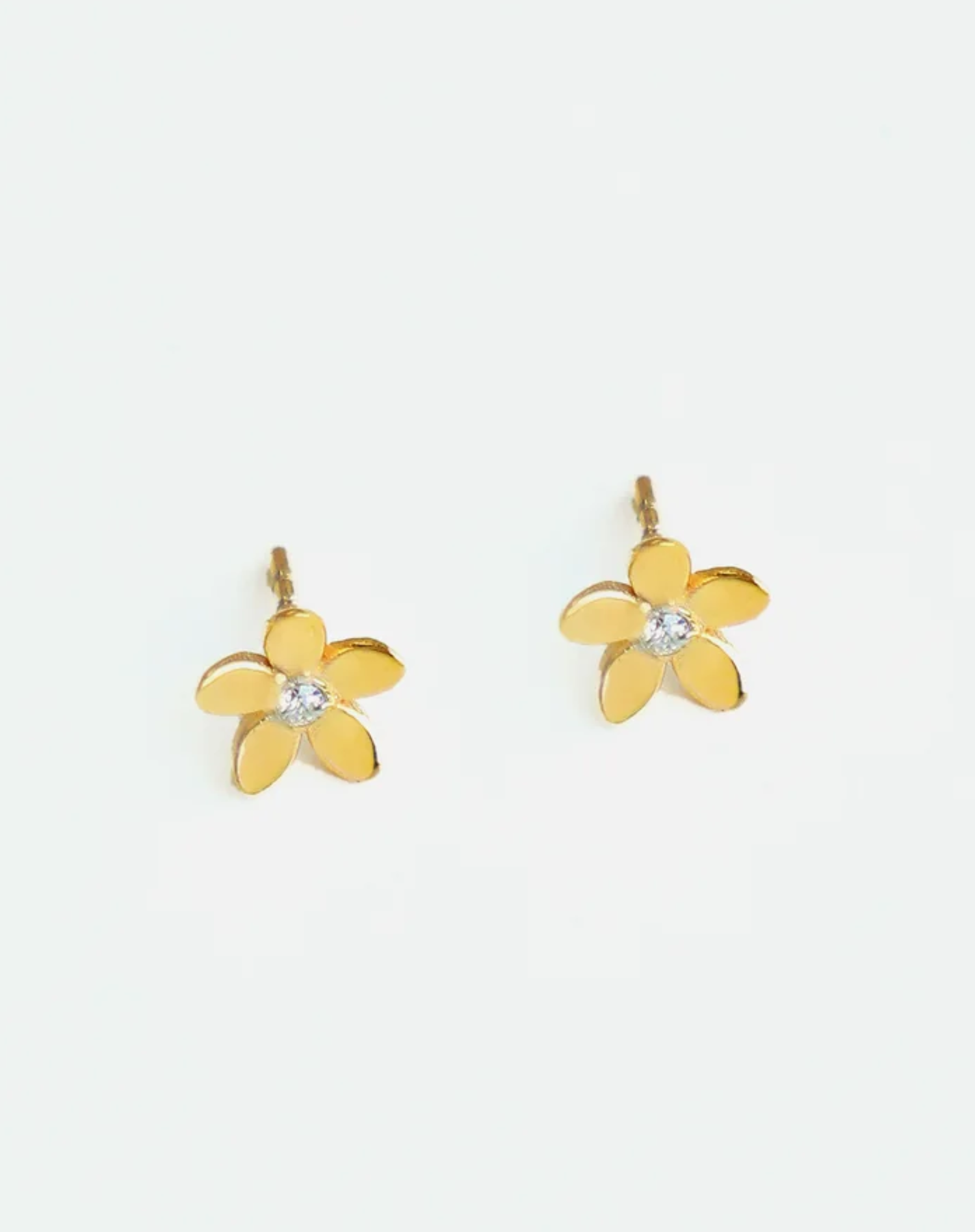 Flower With Diamond Studs Flower Jewellery 18KT Gold Jewellery