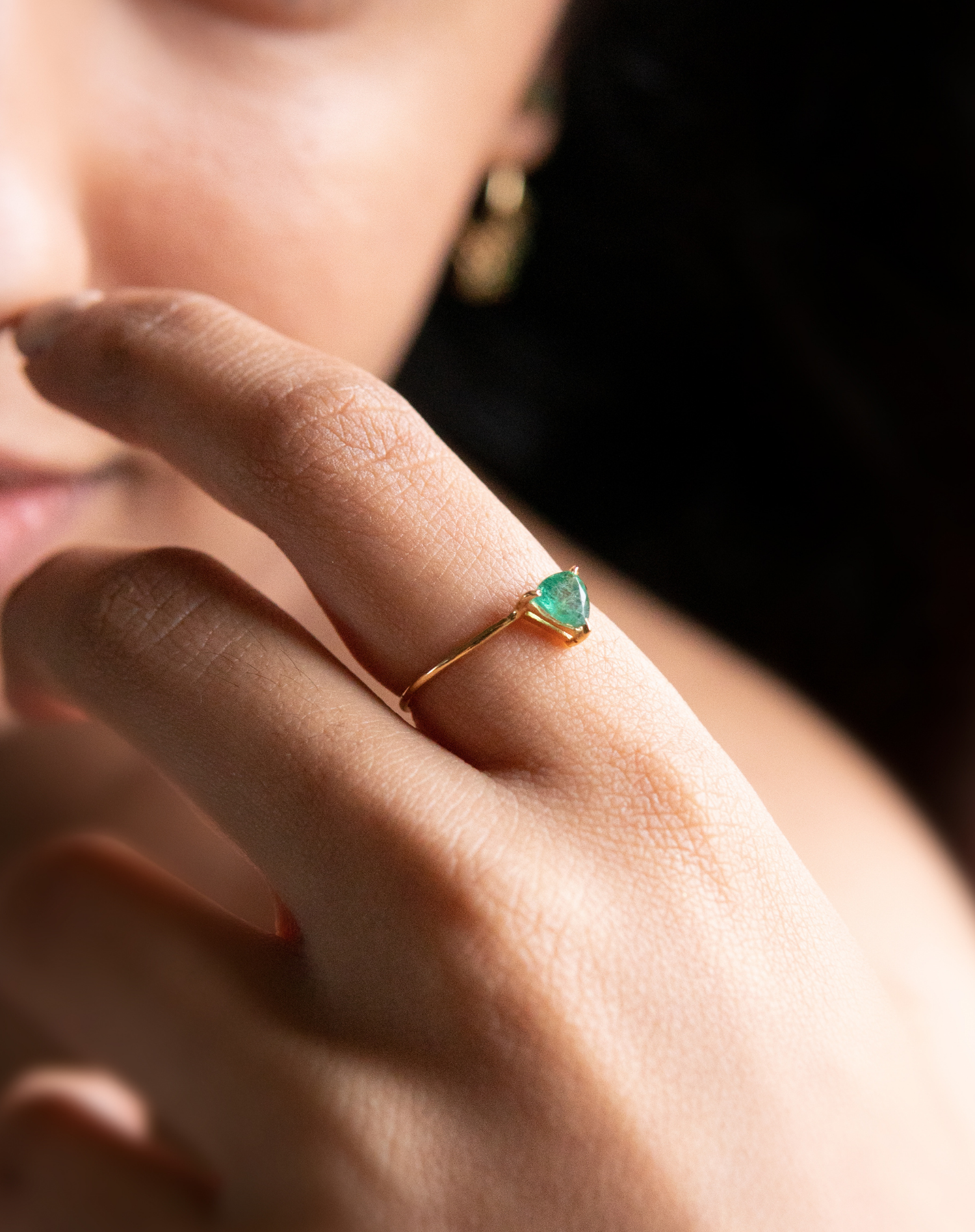 Captivating 3.5-Carat Emerald Cluster Ring in 925 Silver