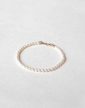Load image into Gallery viewer, Timeless Pearl Bracelet - STAC Fine Jewellery