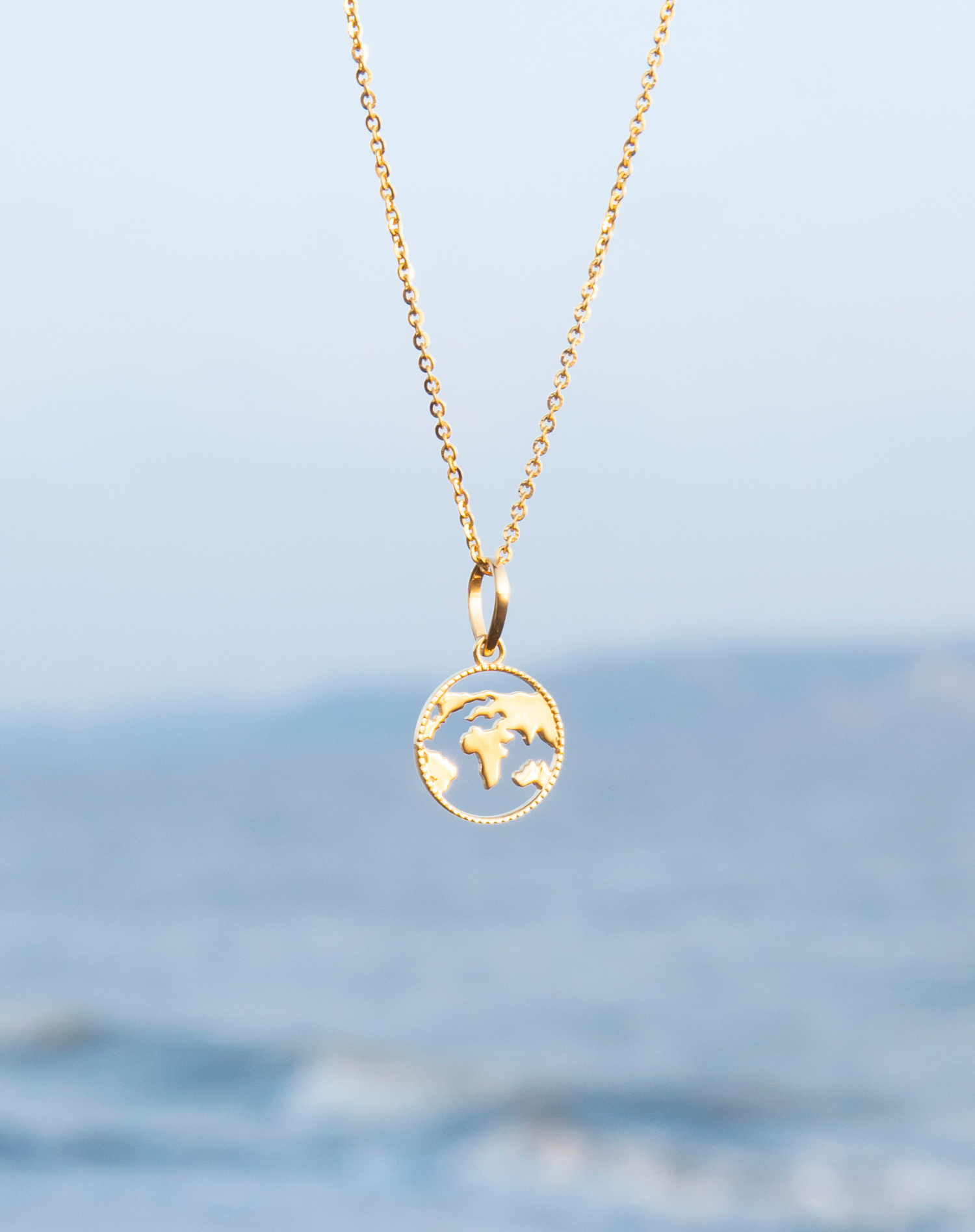 10KGold World Pendant Gold | 5.5 Grams – FrostNYC