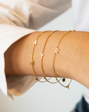 Load image into Gallery viewer, Scattered Name Bracelet