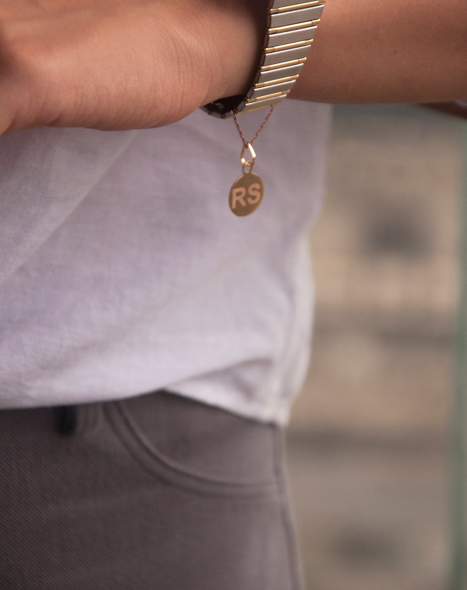 Engravable shop disc pendant