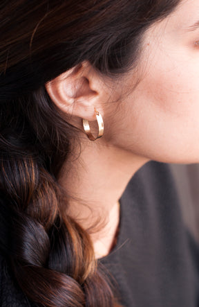 Discover 56+ small gold hoop earrings india latest